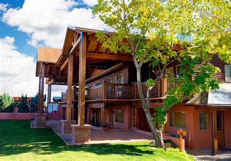 Boulder Mountain Lodge Utah: An Enchanting Escape in the Heart of Nature