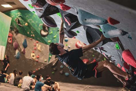 Boulder World Signpost: 86% of Climbers Believe It's the Future