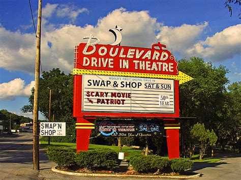 Boulevard Drive-In KCK: A Nostalgic Drive Back in Time