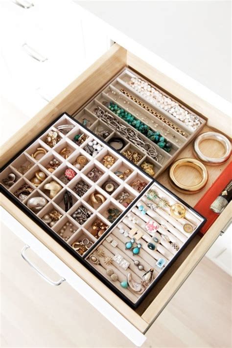 Bowl for Jewelry: A Chic and Practical Way to Organize Your Treasures