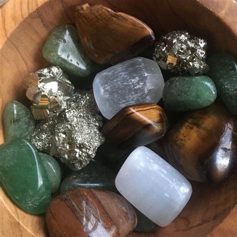 Bowl with Crystals: Adorn Your Space with the Power of Nature