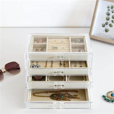 Bowls for Jewelry: A Guide to Selecting and Using the Perfect Storage Solution