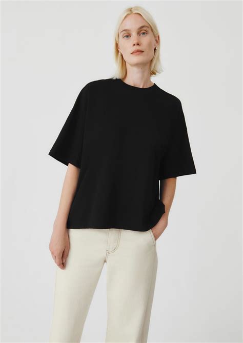 Boxy T-Shirts: A Versatile Wardrobe Staple for the Modern Woman