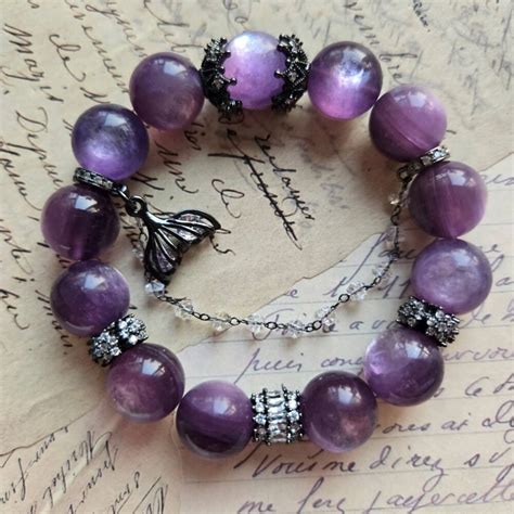 Bracelet Lepidolite: A Journey of Emotional Healing and Spiritual Growth