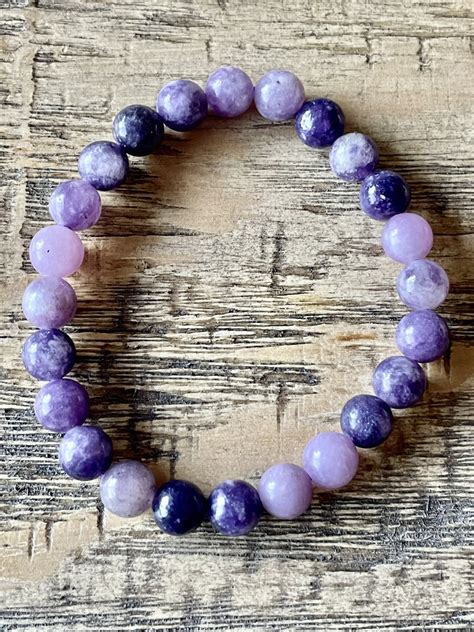 Bracelet Lepidolite: A Stone of Serenity and Transformation