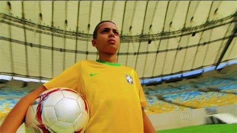 Brazucas: Desvendando a Paixão pelo Futebol Brasileiro