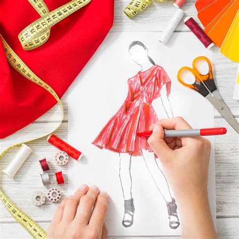 Breaking into the World of Fashion with Clothing Design Courses