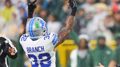 Brian Branch: The Dynamic Playmaker Forging a Path to NFL Stardom