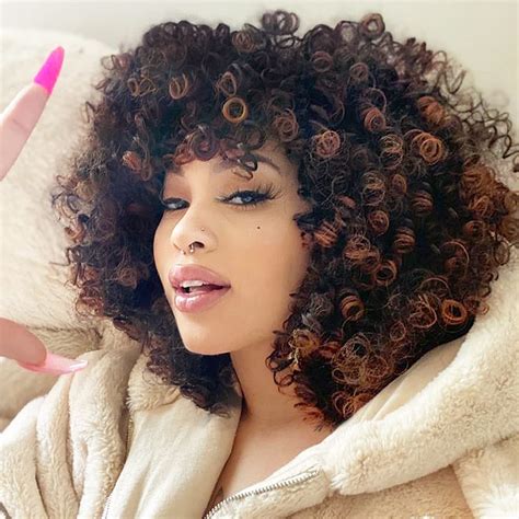 Brown Curly Wigs: Your Guide to Find the Perfect Fit