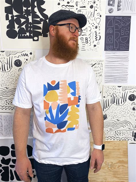 Bulk Graphic T-Shirts: Your Comprehensive Guide to Customizing Affordable Wardrobe Essentials