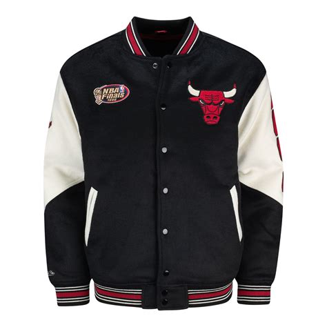 Bulls Jacket: A Comprehensive Guide to the Iconic Sportswear