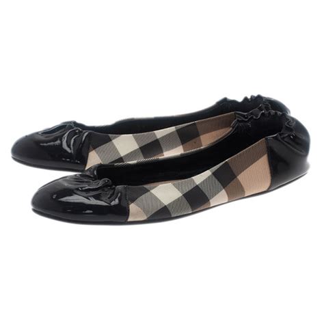 Burberry Flat Shoes: A Stylish and Sophisticated Footwear Option for Women