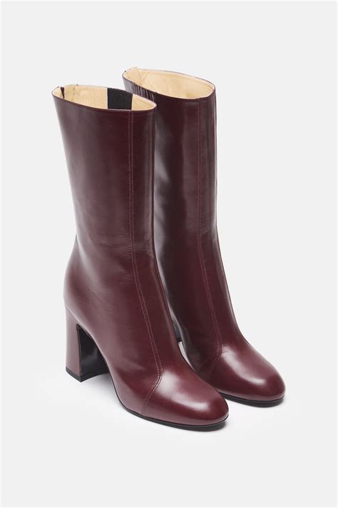 Burgundy Ankle Boots: The Perfect Fall Footwear