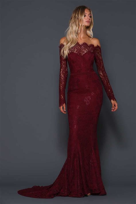 Burgundy Dress for Wedding: 15 Stunning Outfits for Your Big Day