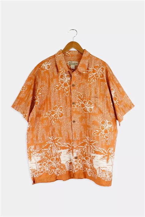 Button Up Tropical Shirt: A Garment for All Seasons