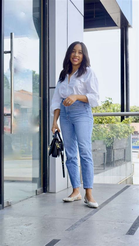 Button-Up Shirts and Jeans: A Timeless Duo