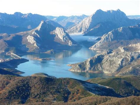 CASTA DE ASTURES. TIPOS, ESCENAS Y PAISAJES DE LA MONTAÃ‘A LEONESA. ESTAMPAS Reader