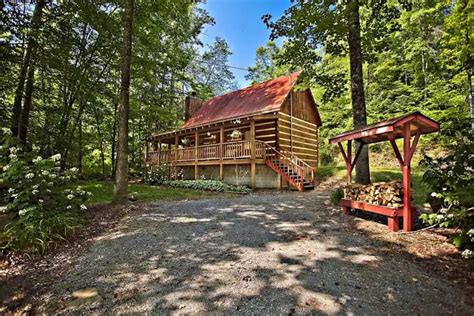 Cabins in Pigeon Forge Pet Friendly: A Tail-Wagging Getaway for You and Your Furry Friend