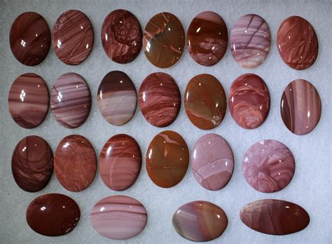 Cabochons: