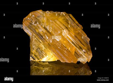 Calcite (CaCO3):