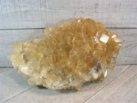 Calcite Crystals: Illuminating Clarity, Amplifying Energy, and Healing the Body