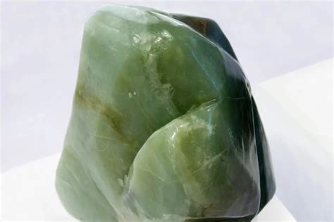 Calcite Properties: A Holistic Guide to Its Healing Power