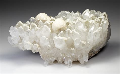 Calcite Quartz: A Versatile and Enchanting Mineral