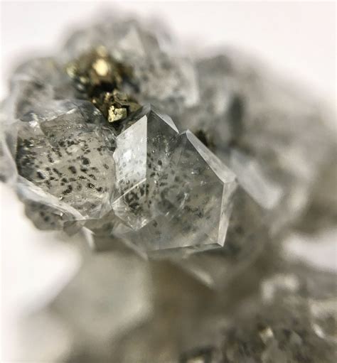 Calcite Stone: The Glimmering Mineral with Remarkable Applications