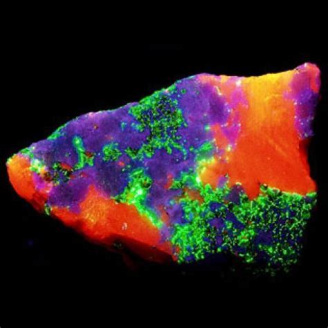 Calcite Under UV Light: Unveiling the Hidden Wonders