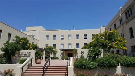 Caltech's Early Action Program