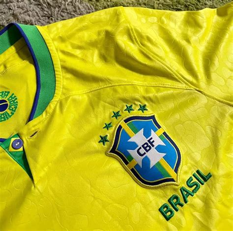 Camisa da Seleção Brasileira: O Símbolo Máximo da Paixão Nacional