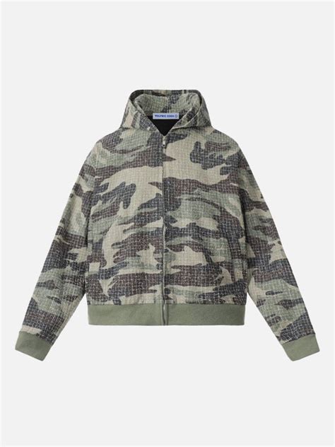 Camouflage Zip-Up Sweatshirt: The Epitome of Style and Functionality