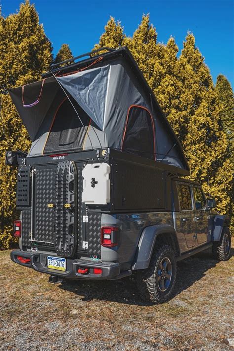 Camping Adventures with the Jeep Gladiator and Tent: A Perfect Match