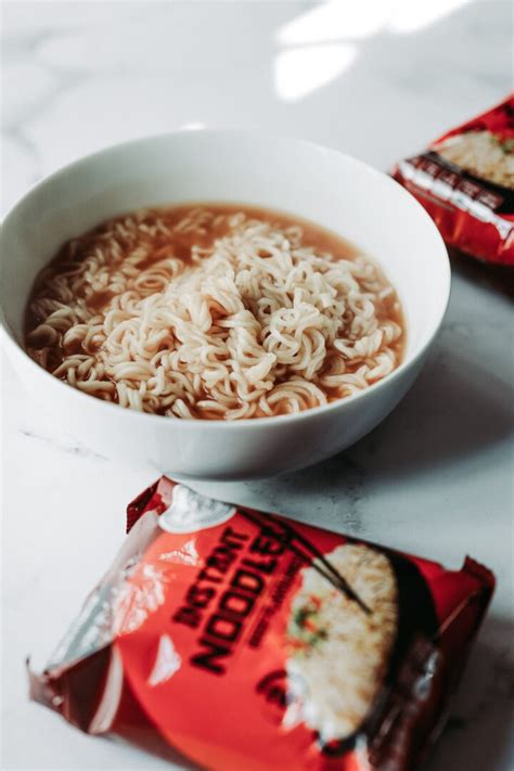 Can I Eat Expired Instant Noodles: A 10,000-Character Guide