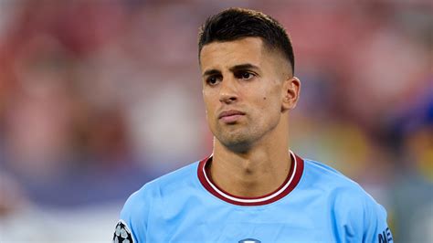 Cancelo: O Lateral-Esquerdo Sensacional do Manchester City