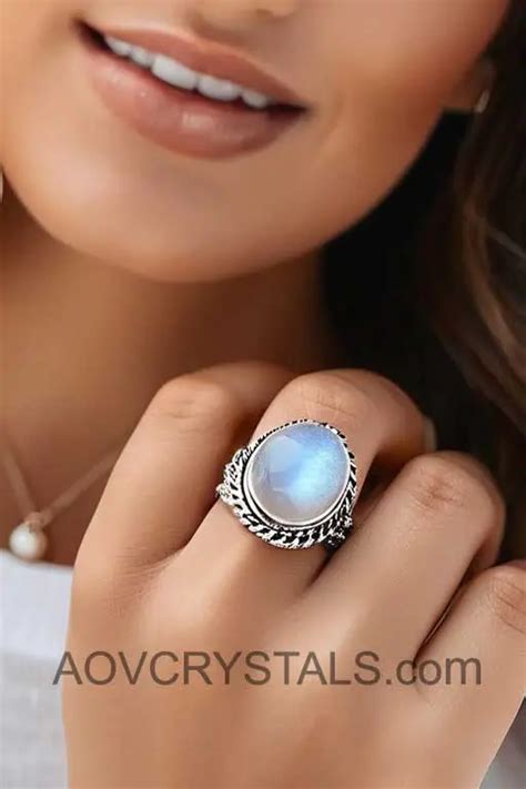 Cancer Birthstone: Discover the Healing Power and Mystical Properties of Moonstone