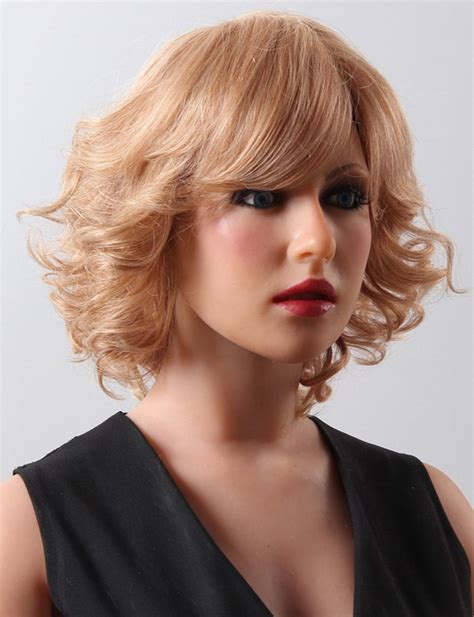 Capless Blonde Wigs: Wavy Remy Human Hair VS Synthetic 2025