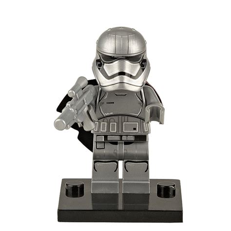 Captain Phasma™ LEGO®: The Ultimate Guide to the Silver Stormtrooper