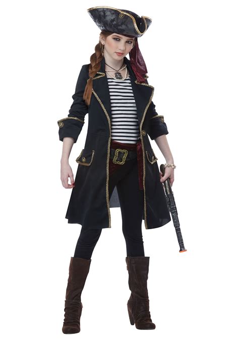 Captain of the Ship Costume: Navigate the High Seas in Style