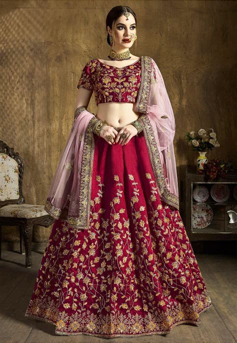 Captivate All Eyes: The Allure of a Magenta Color Lehenga