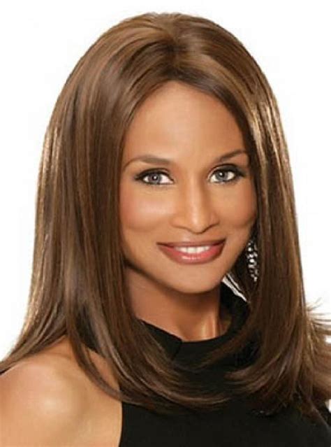 Captivating Elegance with Beverly Johnson's Mid-length Lace Wig