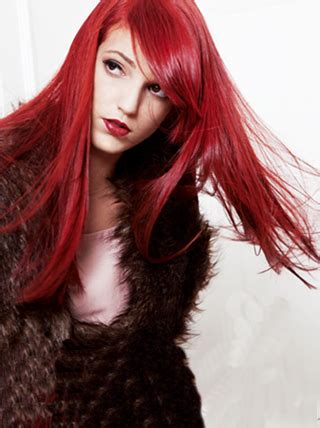 Captivating Red: A Guide to 20-Inch Straight Capless Human Wigs