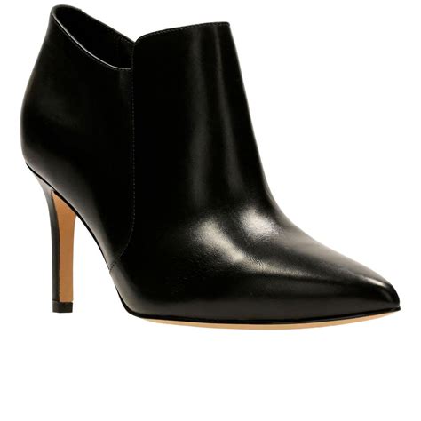 Captivating and Versatile: Dress Ankle Boots for Every Occasion