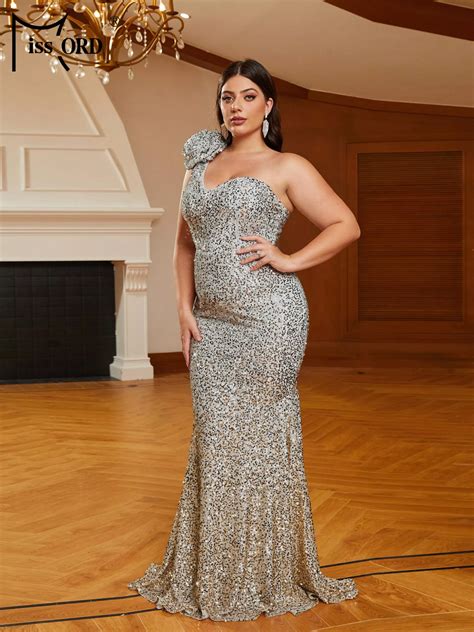 Captivating in Curves: Embrace the Sequin Dress Revolution