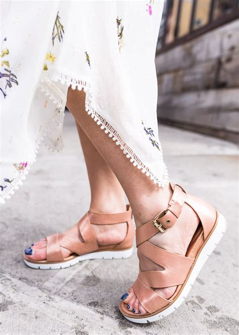 Captivating the Summer with Rose Gold Sandals: A Guide to Style, Comfort, and Glamorous Appeal