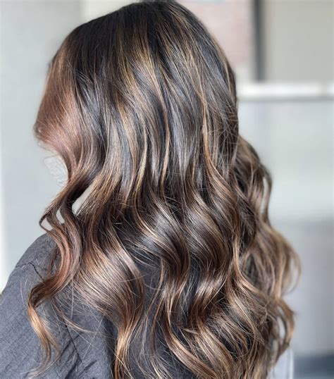 Caramel Balayage: 1001 Enchanting Shades to Illuminate Your Tresses