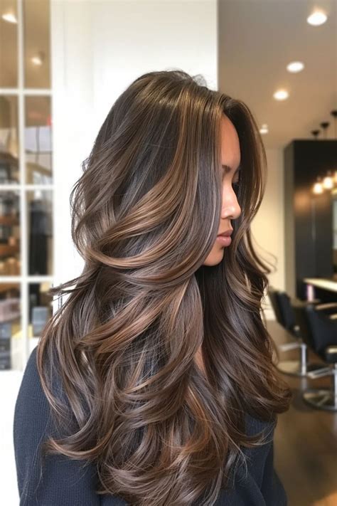 Caramel Hair Color with Blonde Highlights: A Guide to Achieving the Perfect Blend