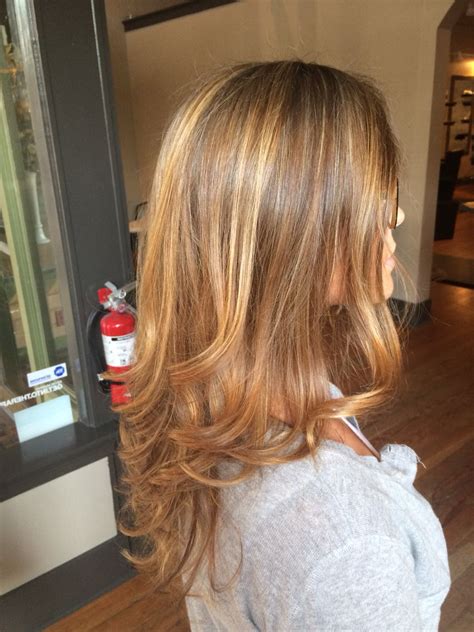 Caramel Hair Color with Blonde Highlights: A Perfect Combo for Radiant Locks