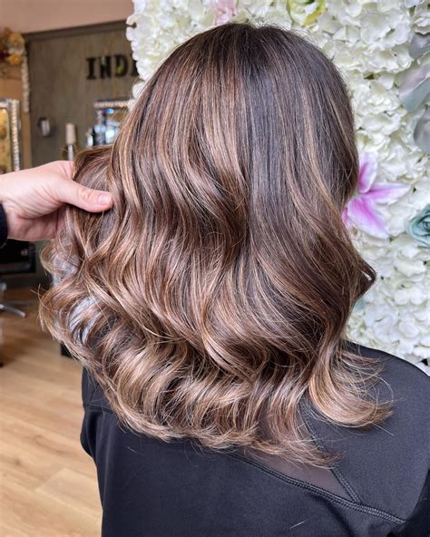 Caramel Honey Balayage: 33 Luscious Hues for a Sweet Transformation