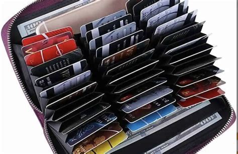 Card Slot Wallets: The Ultimate Guide to Keeping Your Essentials Organized and Secure